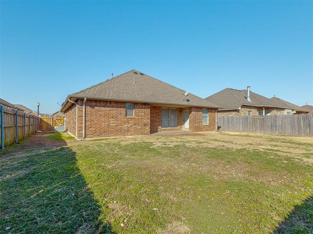 3800 Kensington Drive, Moore, OK 73160