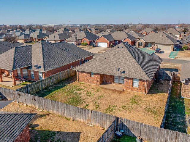 3800 Kensington Drive, Moore, OK 73160