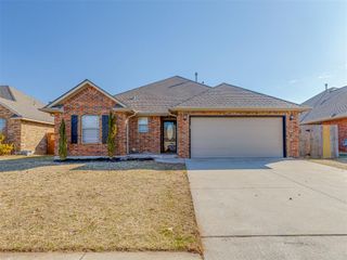 3800 Kensington Drive, Moore, OK 73160