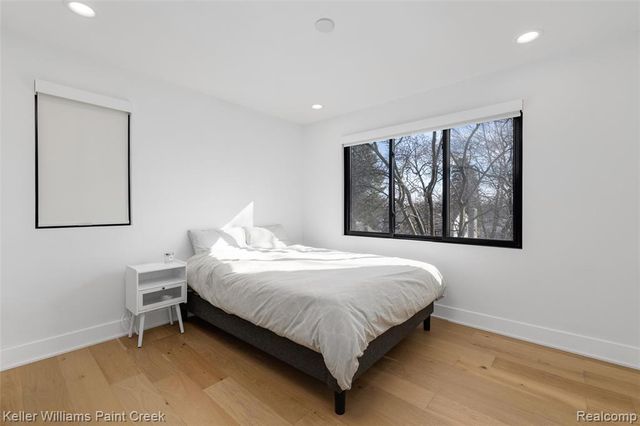 2021 Van Courtland Drive, Troy, MI 48083