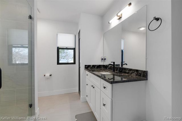 2021 Van Courtland Drive, Troy, MI 48083