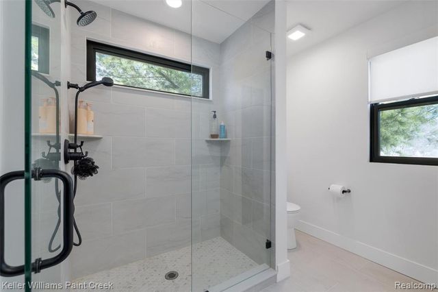 2021 Van Courtland Drive, Troy, MI 48083