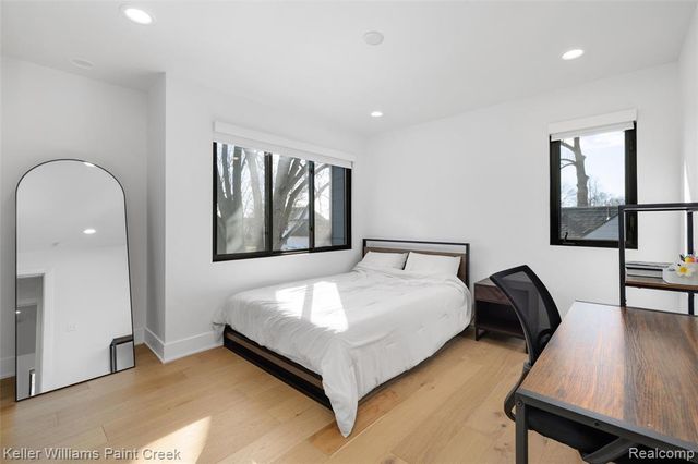 2021 Van Courtland Drive, Troy, MI 48083