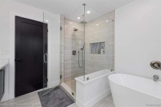 2021 Van Courtland Drive, Troy, MI 48083