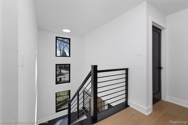 2021 Van Courtland Drive, Troy, MI 48083