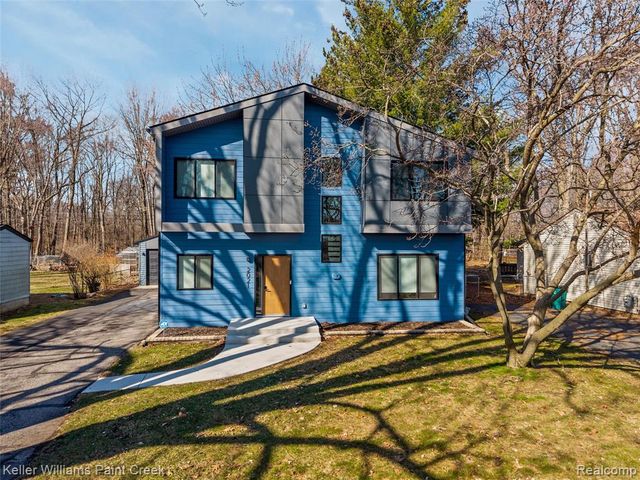 2021 Van Courtland Drive, Troy, MI 48083