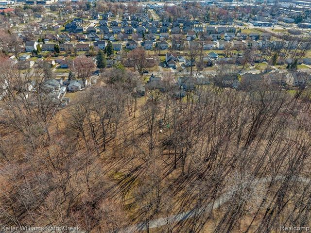 2021 Van Courtland Drive, Troy, MI 48083