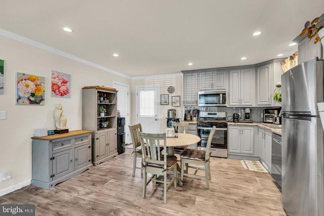 12 LAKEVIEW DR, Quakertown, PA 18951