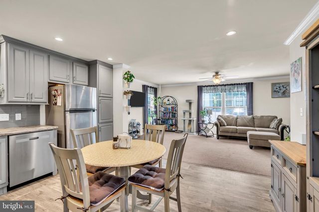 12 LAKEVIEW DR, Quakertown, PA 18951