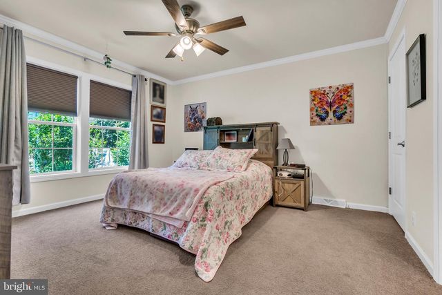 12 LAKEVIEW DR, Quakertown, PA 18951