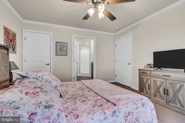 12 LAKEVIEW DR, Quakertown, PA 18951