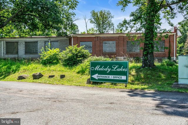 12 LAKEVIEW DR, Quakertown, PA 18951