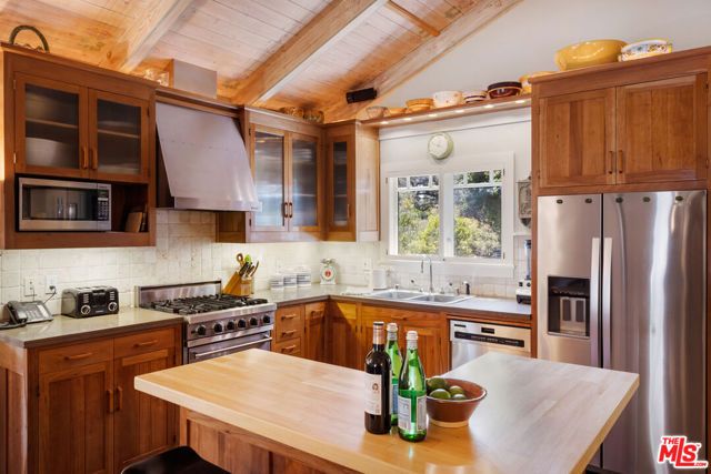 635 Greenleaf Canyon Boulevard, Topanga (los Angeles), CA 90290