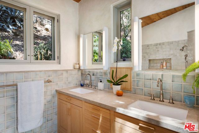 635 Greenleaf Canyon Boulevard, Topanga (los Angeles), CA 90290