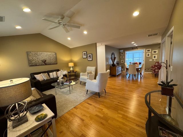 31 Dunbar Drive, Easton, MA 02356