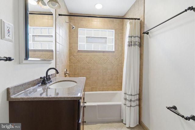 110 WARREN ST, Willow Grove, PA 19090