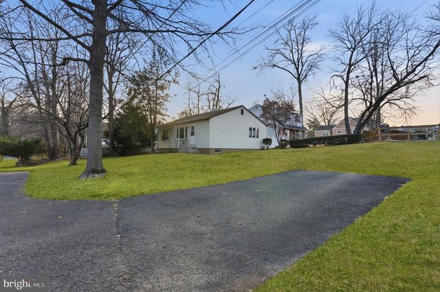 110 WARREN ST, Willow Grove, PA 19090