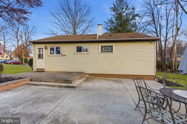 110 WARREN ST, Willow Grove, PA 19090