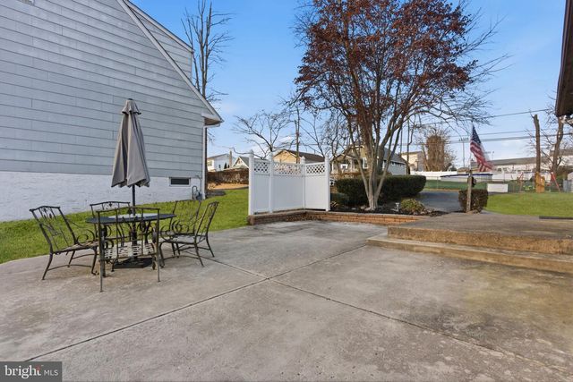 110 WARREN ST, Willow Grove, PA 19090