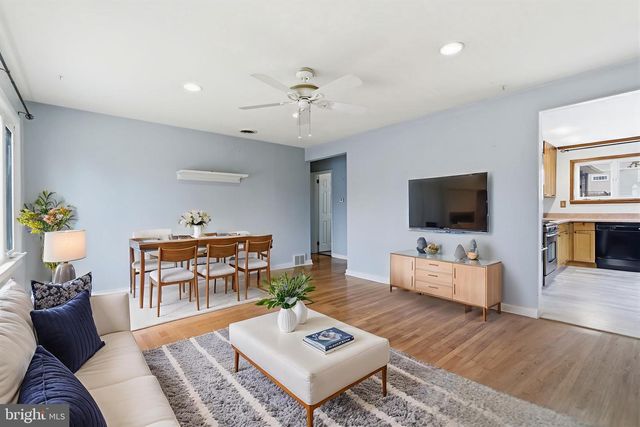 110 WARREN ST, Willow Grove, PA 19090