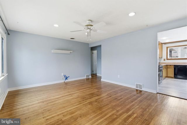 110 WARREN ST, Willow Grove, PA 19090