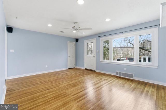 110 WARREN ST, Willow Grove, PA 19090