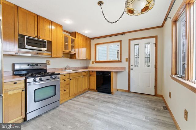 110 WARREN ST, Willow Grove, PA 19090