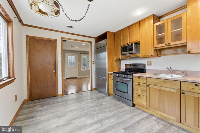 110 WARREN ST, Willow Grove, PA 19090