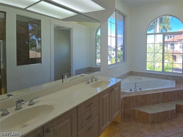 11620 Isle Of Palms DR, Fort Myers Beach, FL 33931
