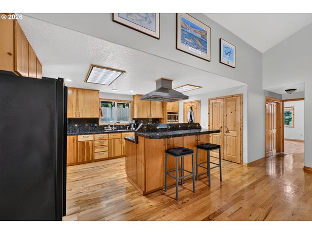 16524 S BRADLEY Rd, Oregon City, OR 97045