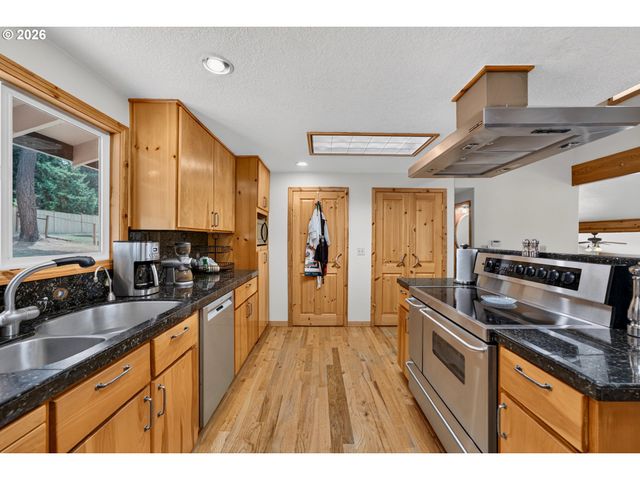 16524 S BRADLEY Rd, Oregon City, OR 97045