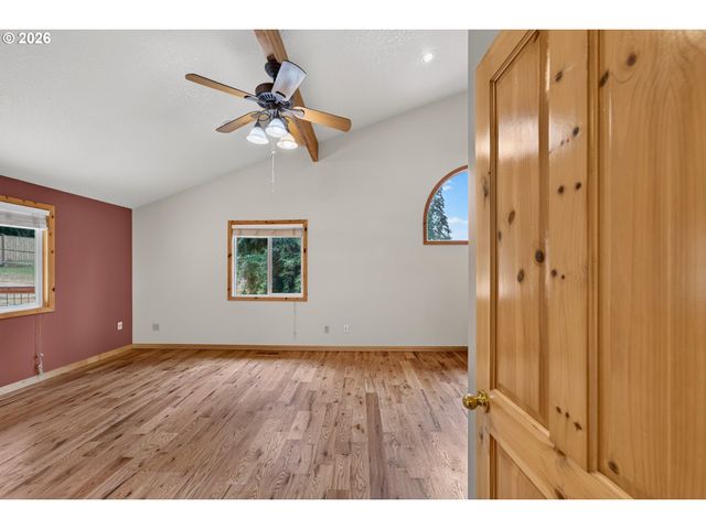 16524 S BRADLEY Rd, Oregon City, OR 97045