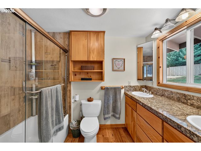 16524 S BRADLEY Rd, Oregon City, OR 97045