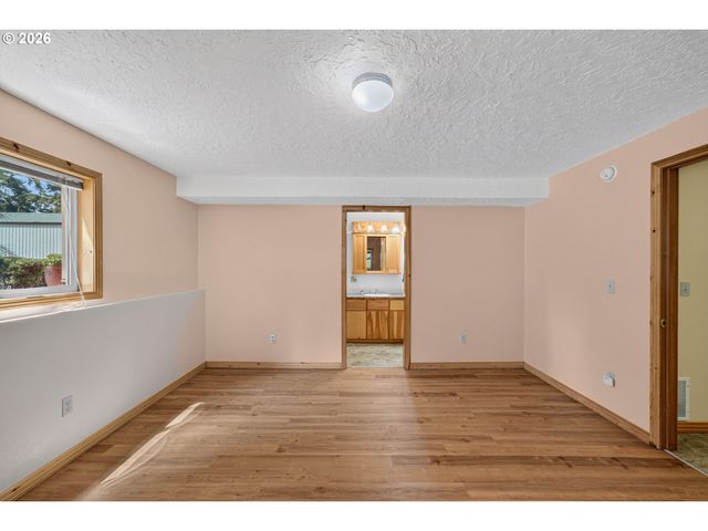 16524 S BRADLEY Rd, Oregon City, OR 97045