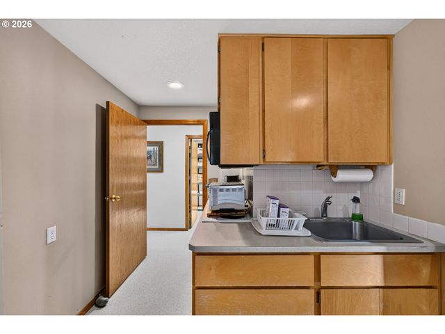 16524 S BRADLEY Rd, Oregon City, OR 97045