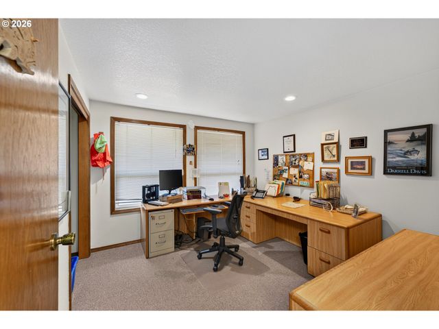 16524 S BRADLEY Rd, Oregon City, OR 97045