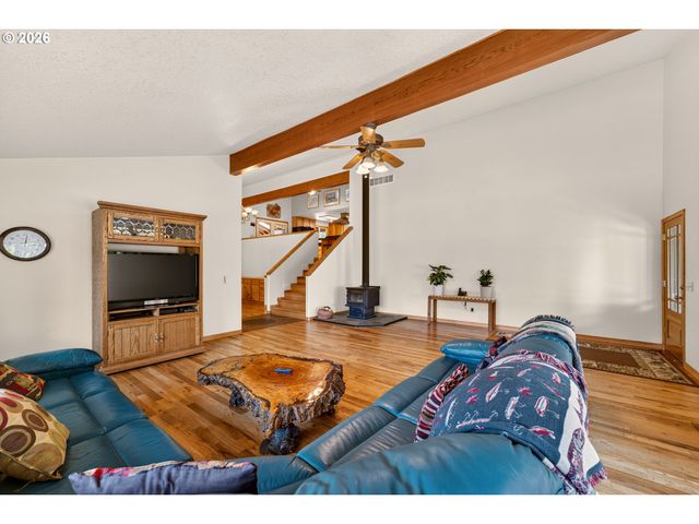 16524 S BRADLEY Rd, Oregon City, OR 97045