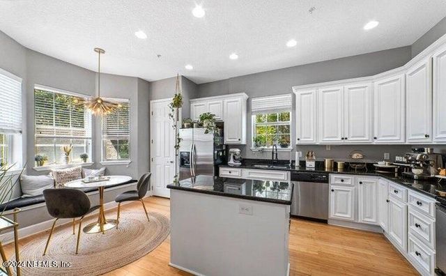 400 14TH Avenue N D, Jacksonville Beach, FL 32250