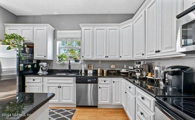 400 14TH Avenue N D, Jacksonville Beach, FL 32250