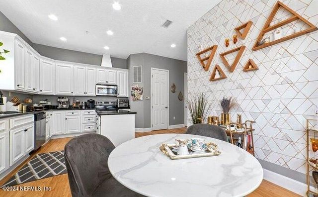 400 14TH Avenue N D, Jacksonville Beach, FL 32250