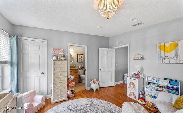 400 14TH Avenue N D, Jacksonville Beach, FL 32250