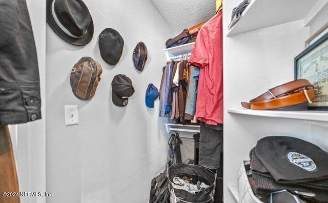 400 14TH Avenue N D, Jacksonville Beach, FL 32250