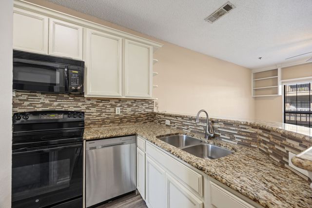 4800 W Lovers Lane 406, Dallas, TX 75209