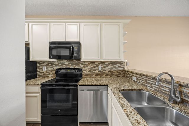 4800 W Lovers Lane 406, Dallas, TX 75209