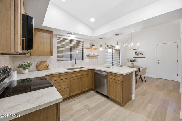 7515 W SEQUOIA Drive, Glendale, AZ 85308