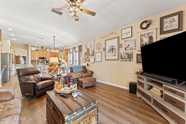 2815 WOODBRIDGE CROSSING Court, Green Cove Springs, FL 32043