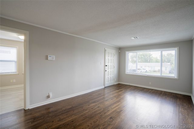 6942 E 10th Street, Tulsa, OK 74112