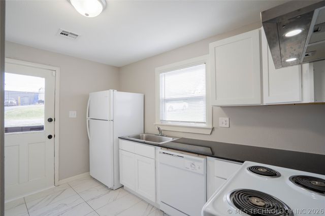 6942 E 10th Street, Tulsa, OK 74112