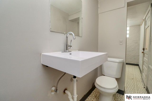 2601 Woodsdale Boulevard, Lincoln, NE 68502