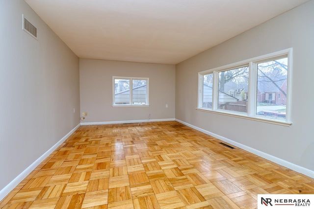 2601 Woodsdale Boulevard, Lincoln, NE 68502